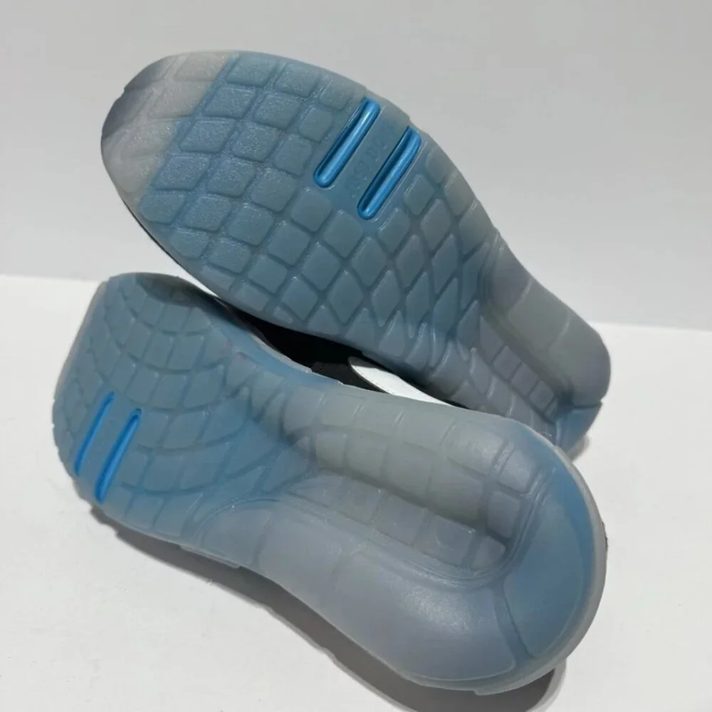 Nike Air max Motif Trainers Size 5.5 M Big Kid